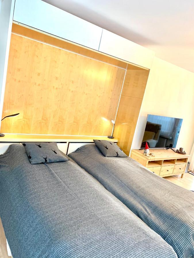 Fewo Bolgen: Central Jakobshorn Apartment with Ski Amenities Davos Exterior photo