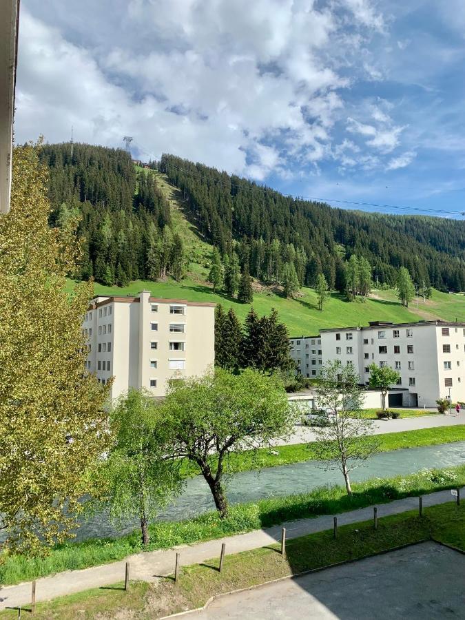 Fewo Bolgen: Central Jakobshorn Apartment with Ski Amenities Davos Exterior photo